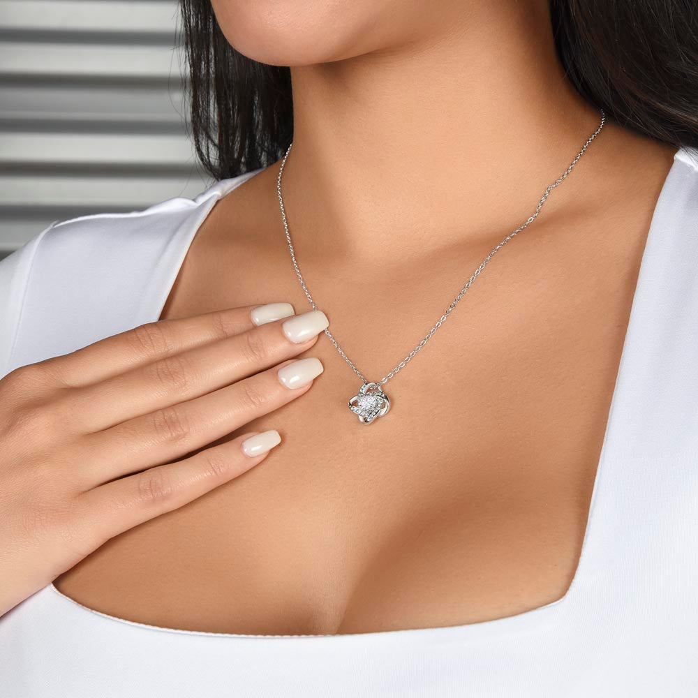 AMAZING WOMAN NECKLACE | DAUGHTER GIFT | FRIEND GIFT
