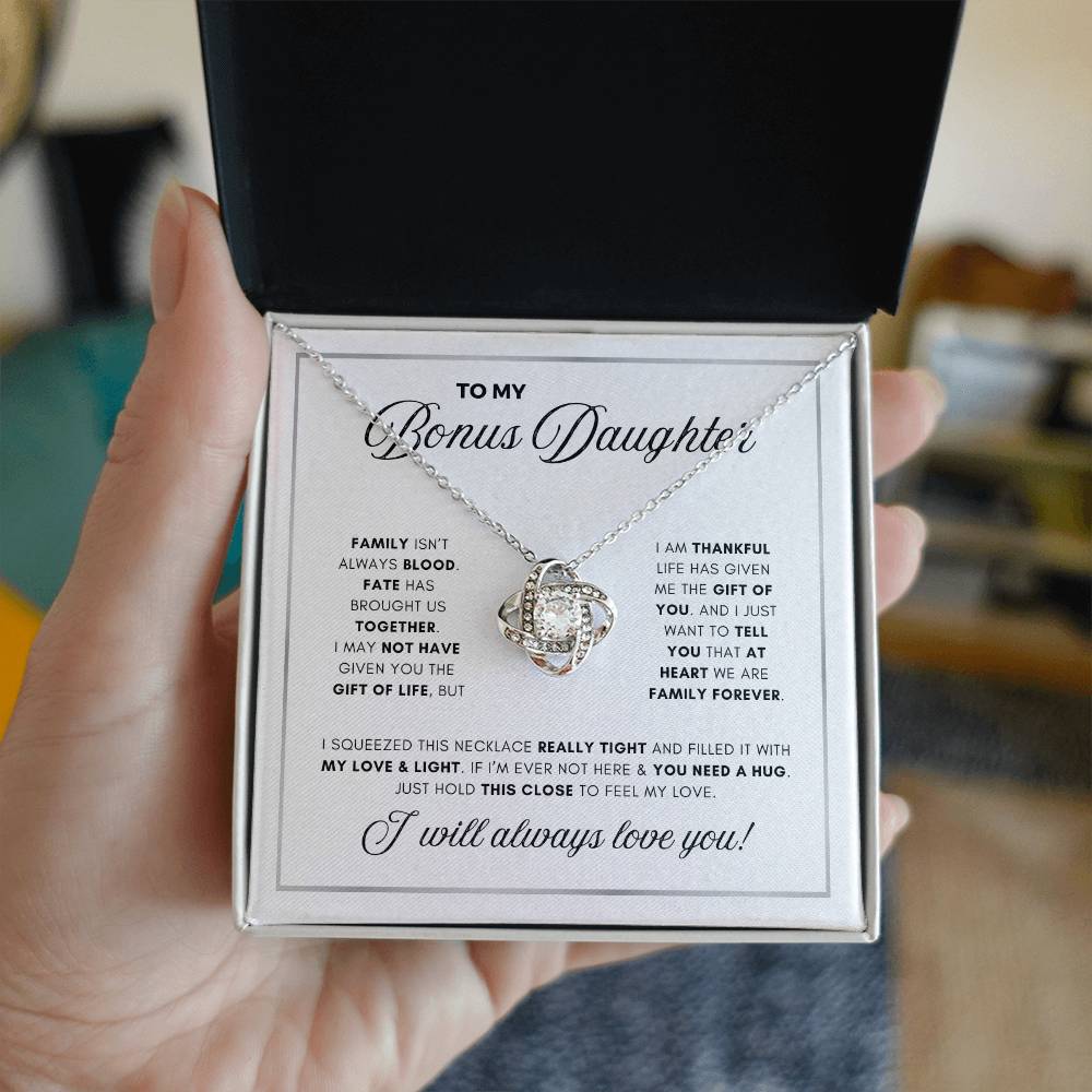 LOVE KNOT NECKLACE BEAUTIFUL BONUS DAUGHTER NECKLACE | WHITE CARD | DAUGHTER GIFT
