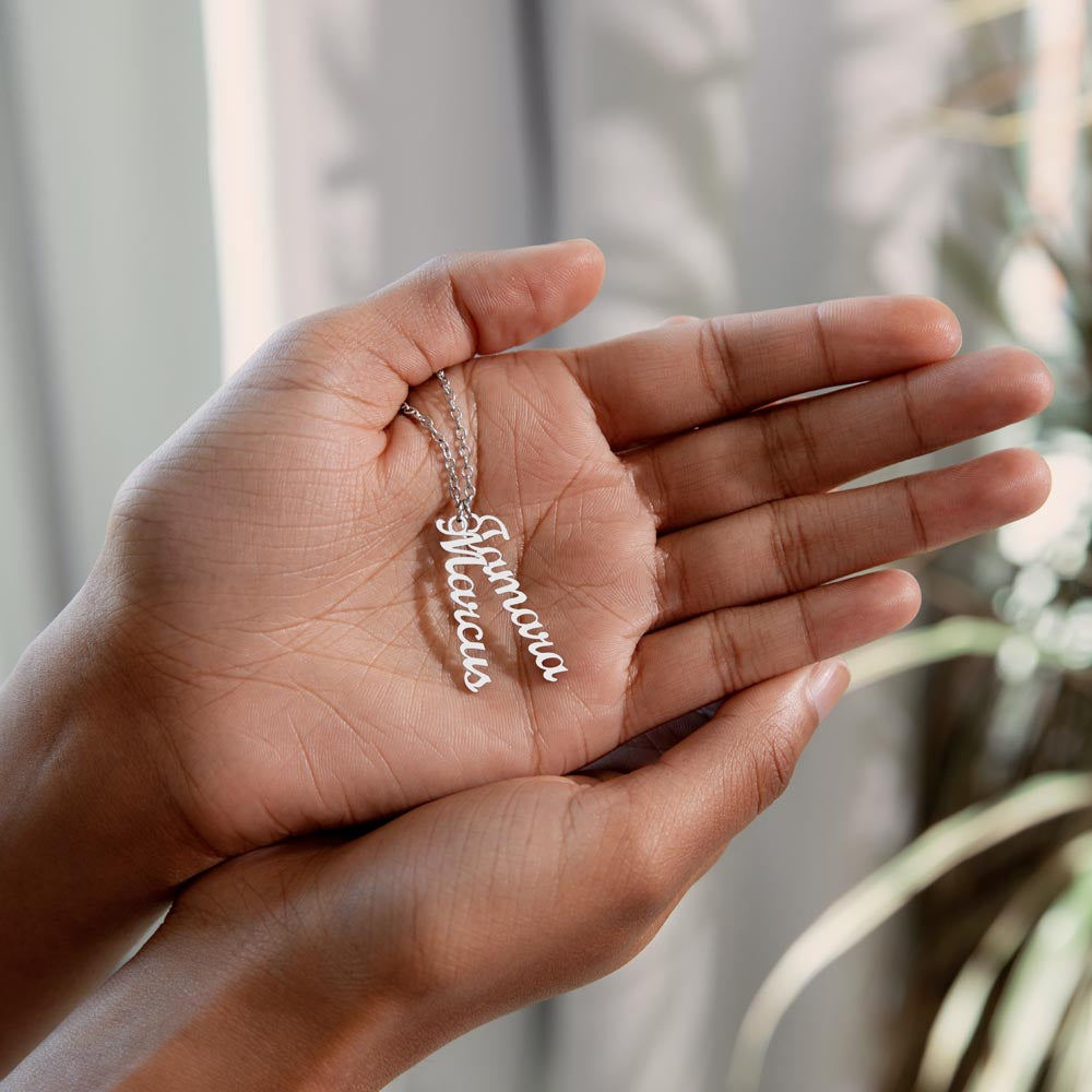 ON MY HEART VERTICAL NAME NECKLACE | MOTHER GIFT | CUSTOMIZABLE GIFT